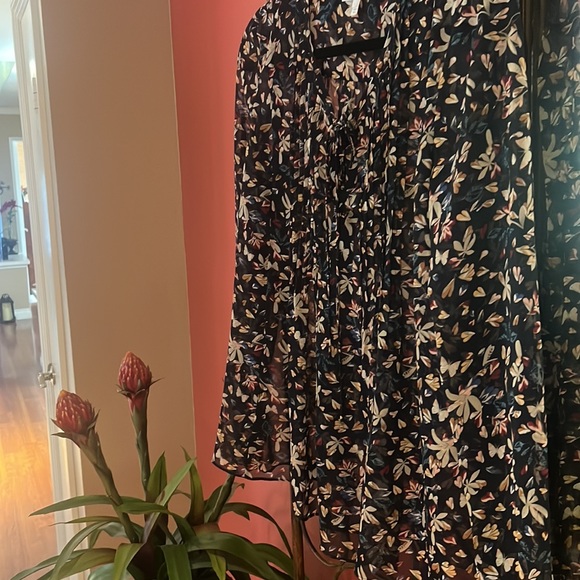 Wren & Willa Butterfly Botanical Blouse Large - Picture 3 of 13